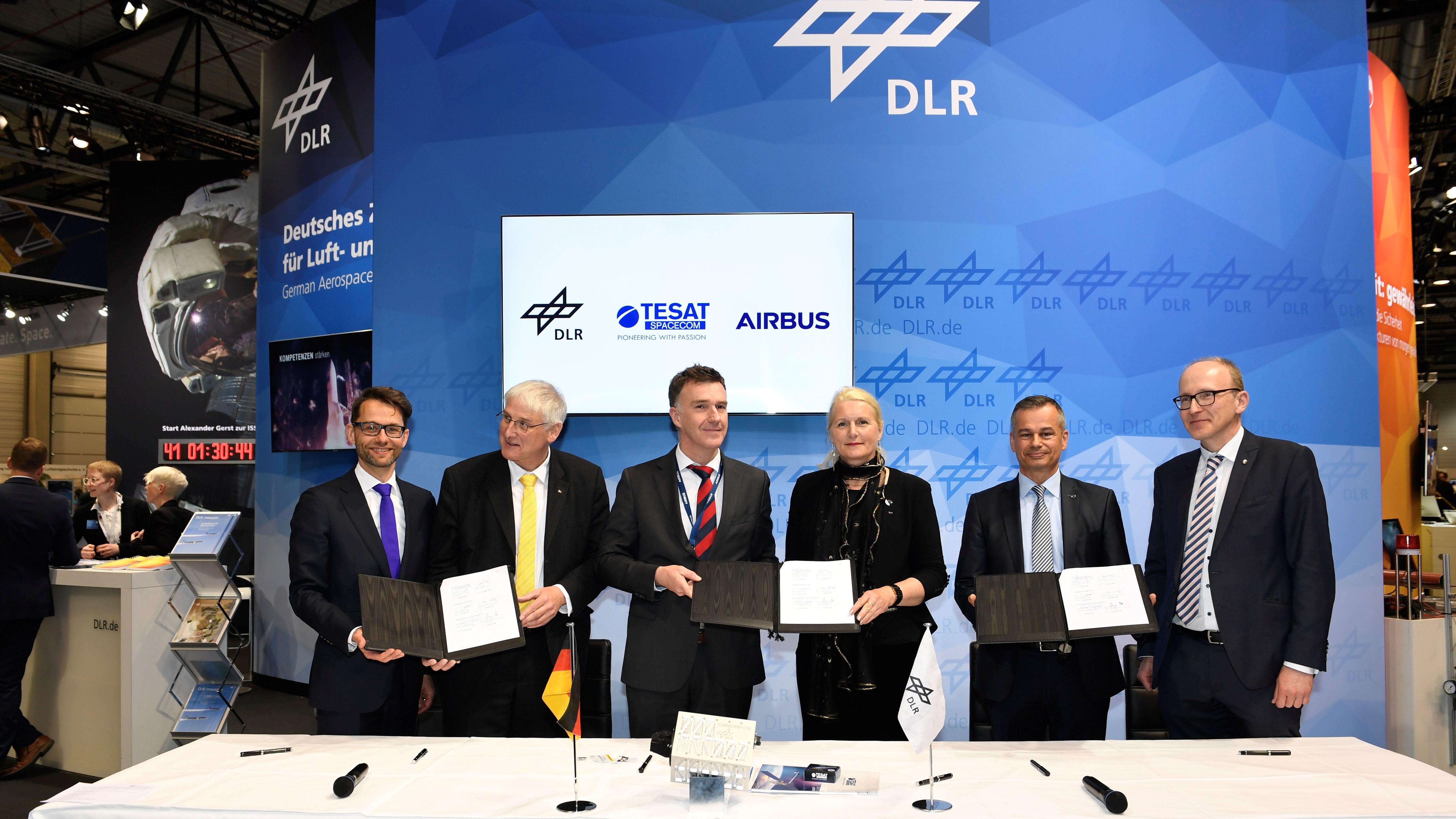 300418_DLR_OSIRIS_Bartolomeo_Unterzeichnung KWR, Kölner Wissenschaftsrunde, Meldungen aus Köln, Wissenschaft